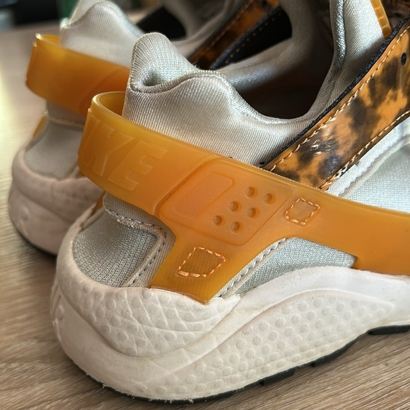 Women's Nike Air Huarache Run OG Tortoise Shell Curry Phantom White DQ9317-001 - Picture 5 of 12